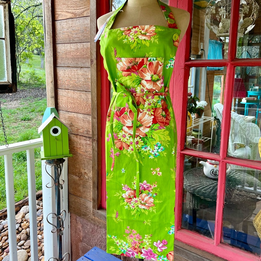 🌺Spring Blooms Chef Apron🌺 - Picture 2 of 9